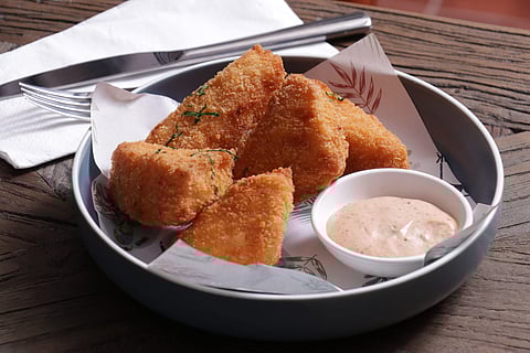 Bustling Sukhumvit Welcomes Tropical-inspired haven, The Deck