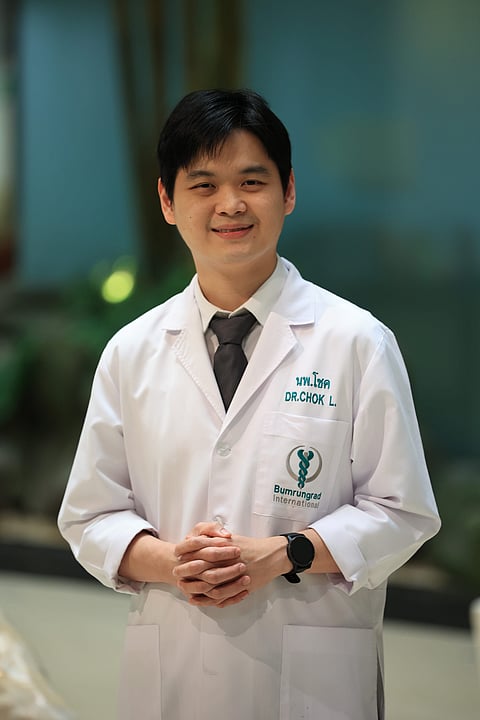 Asst. Prof. Dr. Chok Limsuwat continues to (literally) inspire his team and patients at the Bumrungrad International Hospital