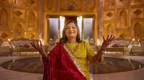 Indian Matchmaking. Sima Aunty in Episode 1 of Indian Match Making. Courtesy of Netflix © 2023