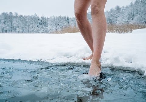 A guide to ice baths and their health benefits