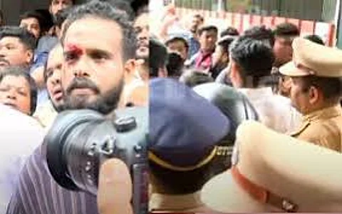 കാർത്തികപ്പള്ളി സ്കൂളിൽ പ്രതിഷേധം; ഭക്ഷണത്തിൽ മണ്ണ് വാരിയിട്ടു