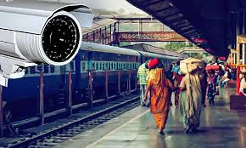 ട്രെയിനുകളിലെ കോച്ചുകളിൽ സിസിടിവി കാമറകൾ