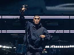 മെൽബണിൽ ഒയാസിസ് സംഗീത പരിപാടിക്കിടെ തീജ്വാലകൾ എറിഞ്ഞു