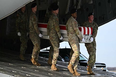 സിറിയയിൽ കൊല്ലപ്പെട്ട യുഎസ് സൈനികന്റെ മൃതദേഹം യുഎസിൽ എത്തിച്ചപ്പോൾ
