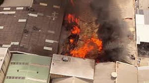 ക്ലെയർമോണ്ട് അവന്യൂവിൽ ടിബർ ഫ്ലോറിങ്ങ് ഫാക്ടറിയിൽ തീപിടുത്തം