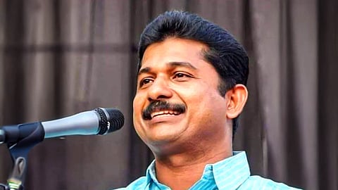 എം സ്വരാജിന്റെ വിവാദ പ്രസംഗത്തിൽ റിപ്പോര്ട്ട് തേടി കോടതി