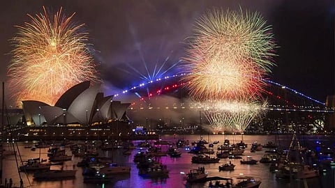 ഇന്ത്യൻ സമയം വൈകിട്ട് മൂന്നരയോടെയാണ് കിരിബാത്തിയിൽ പുതുവർഷമെത്തിയത്.