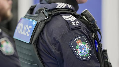 പോലീസും ഡോഗ് സ്ക്വാഡും ചേർന്ന് ഒമ്പത് ഔൺസ് (ഏകദേശം 255 ഗ്രാം) കണ്ടെത്തി.