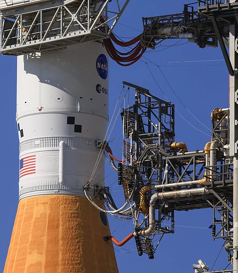 ആർട്ടെമിസ് 2 : റോക്കറ്റിനെ വെഹിക്കിൾ അസംബ്ലി ബിൽഡിങ്ങിലേക്ക് മാറ്റി