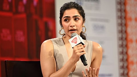 മോശം ക്യാമറ ആംഗിളുകള്ക്കെതിരെ രുക്മിനി വാസന്ത്