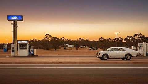 ഇന്ധന ക്ഷാമഭീതി; പമ്പുകളിൽ നീണ്ട ക്യൂ