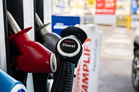 വിക്ടോറിയയിൽ ഇന്ധനക്ഷാമം രൂക്ഷം; നൂറിലധികം പമ്പുകൾ അടച്ചു, വാങ്ങിക്കൂട്ടരുതെന്ന് മുന്നറിയിപ്പ്