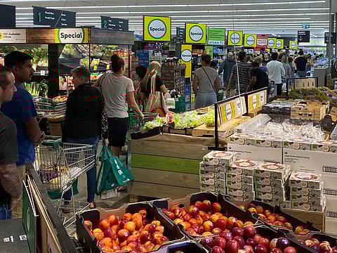 പലചരക്ക് വില വർധിപ്പിക്കണമെന്ന് ആവശ്യപ്പെട്ട് ഭക്ഷ്യ വിതരണക്കാർ