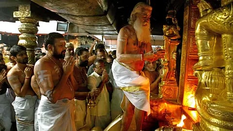 ശബരിമലയിൽ നിന്ന് മോഷ്ടിച്ച സ്വർണം മറ്റ് ക്ഷേത്രങ്ങളിൽ ഉപയോഗിച്ചു