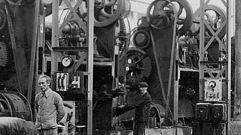 ALS participants reported higher occupational exposure to metals, particulate matter, volatile organic compounds and combustion pollutants prior to diagnosis(Wikimedia Commons)