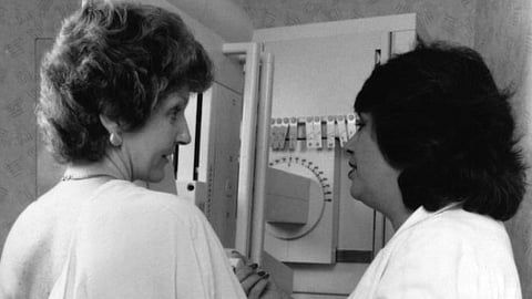 New research has found variable voltages in the membranes of breast cancer cells, revealing clues about how they grow and spread. The research could help us better understand how cancer cells ‘decide’ when to multiply and where to spread to.