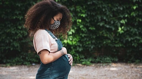 To evaluate the impact of the COVID-19 Omicron variant on maternal and neonatal outcomes the researchers studied 1,545 pregnant women diagnosed with the variant and 3,073 non-diagnosed, concomitant pregnant women as controls. (Unsplash)
