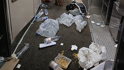 Unfortunately, another incident of garbage being scattered on an Indian train was reported.