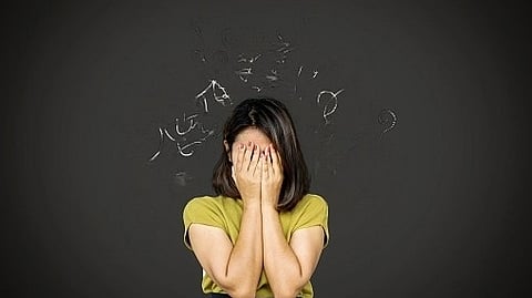 Psychology researchers have analyzed how predictions and expectations can affect individuals’ moods and outlooks in a controlled lab setting.