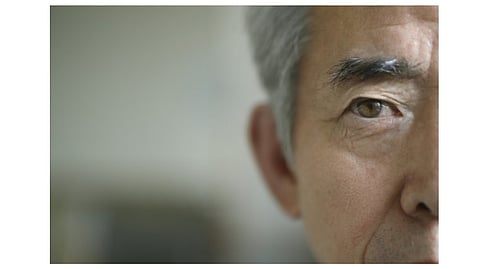 An analysis led by Cedars-Sinai investigators is an important step toward understanding the complex effects of Alzheimer’s disease on the retina, a layer of tissue at the back of the eye.