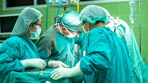 Cardiac surgery is complex and imposes a high risk on the patient
