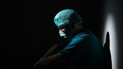 The incident took place in Sir Sunderlal Hospital in Varanasi, Uttar Pradesh.