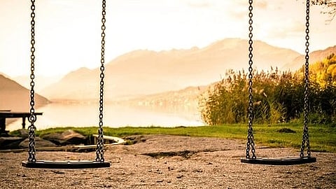 Networks in the front part of the temporal lobe, a region of the brain long known to play an important role in memory, focused on the subject regardless of their surroundings