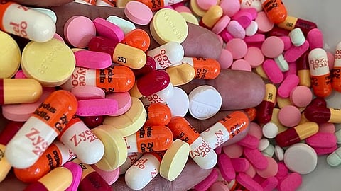 The U.S. Food and Drug Administration is approving more novel pharmaceutical drugs based on single clinical trials and with less public disclosure about those trials than was the norm just a few years ago, a pair of recent studies from Oregon State University found. (Wikimedia Commons)