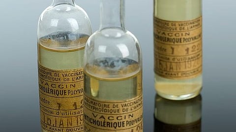 Zimbabwean health authorities — battling a cholera outbreak that has infected about 20,000 people and killed more than 370 — say they hope donated vaccines will ease the spread of waterborne disease now affecting 60 of the country’s 64 districts. (Representational Image: Wikimedia Commons)