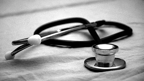Senior officer Brijendra Yadav accused of hostility, dissatisfaction over wife’s treatment at Delhi's Safdarjung Hospital.
(Representational image : Unsplash)