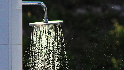 When Loren showers or otherwise comes into contact with water, she experiences intense itching, which can last for up to an hour. (Representational Image: Unsplash)