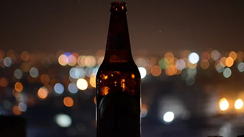Heavy alcohol use may increase middle-aged adult's risk of developing Type 2 diabetes.