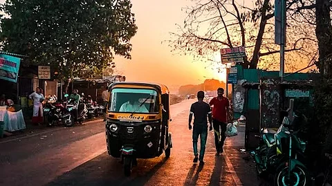As they exited the hospital around 4 p.m., Rajni gave birth in the autorickshaw. (Representational image: Unsplash)