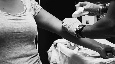 A woman tragically died due to a mishandled blood transfusion, which resulted in Transfusion-Related Acute Lung Injury (TRALI).( Representational image: Unsplash )