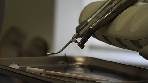 After the scanning process, a human dentist and patient will review the 3D model and decide on an appropriate course of treatment.
(Pixabay)