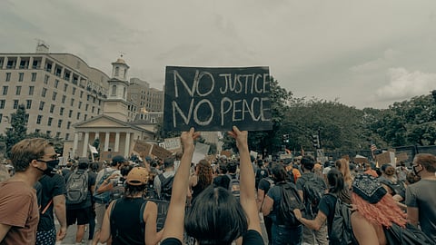 Bystanders and protesters witnessed the woman being flashed, quickly intervened to apprehend the man, and immediately called the police.( Representational image: Unsplash )