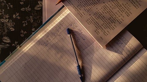 Despite managing a naan stall and studies, Sajad Mehraj from Kashmir excelled in the NEET exam.
(Representational image: Unsplash)