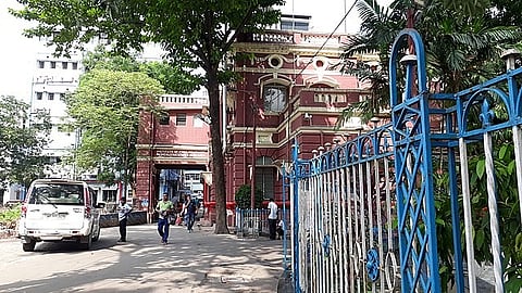 Kolkata is back in the news with a Brutal attack on a patient's relative with hockey sticks and cricket stumps by unidentified assailants at Trauma Care Department of largest government-run SSKM Hospital in West Bengal on Sunday morning (Representational Image: Wikimedia Commons)