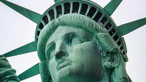 Oz’s holdings, some shared with family, included a stake in UnitedHealth Group worth as much as $600,000, as well as shares of pharmaceutical firms and tech companies with business in the health care sector. (UNSPASH)