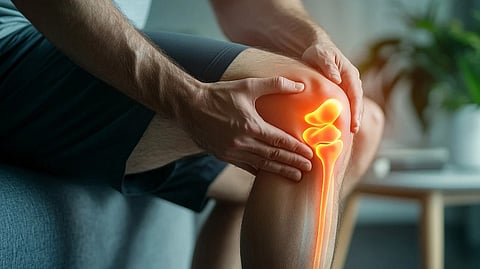 Degenerative changes in the knee joint due to osteoarthritis can cause severe pain and limit mobility.(Pixabay)