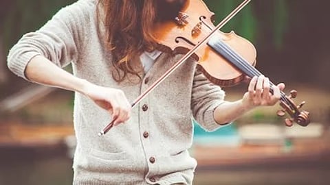 Based on the data, Jamey found that music training has a “moderate to large” positive effect on inhibition control. (Unsplash)