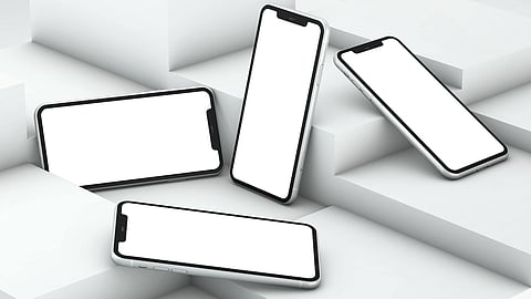 Spain's cigarette-style warnings on smartphones aim to fight digital addiction. (Image: Pexels)