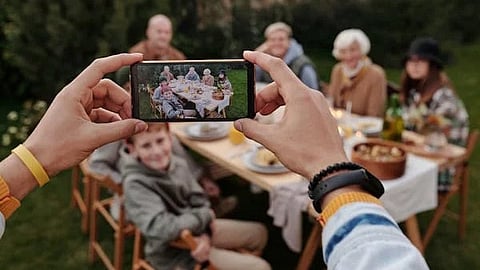 The holidays are about connecting with loved ones. This year may be difficult for many, so it may be best to avoid any political topic that disconnects and divides people.
(pexels)