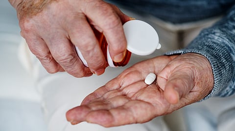 Paracetamol’s risks: Heart, kidney, and gut health concerns for older adults. (Image: Freepik)