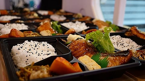 Black Plastic Kitchen Utensils and Takeout Containers: Aesthetic or Dangerous? (Image: Wikimedia Commons)