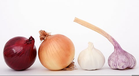 Overheating onion and garlic releases Trans Fatty Acids (TFAs). (Representational image: Pixabay)