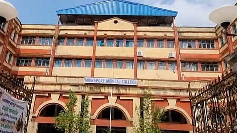 Expired saline administration leads to tragedy at Midnapore Medical College. (Image: Wikimedia Commons)