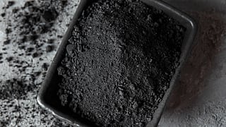 Is charcoal toothpaste an effective teeth whitening agent?