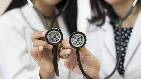 The resident doctors in 2024 have requested the Health Department to implement the government order extending the reduced bond amount and bond period. (Image: Pixabay)
