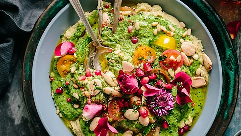 Incorporating healthy and nutritious foods into your diet that support oral health is essential.